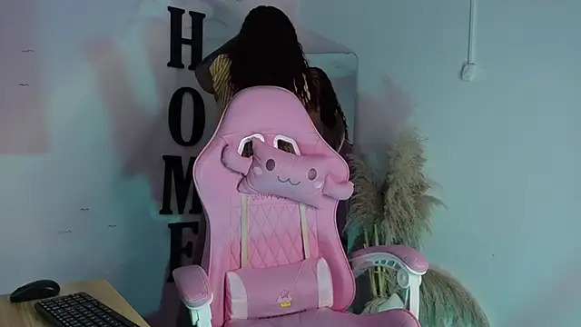 Catherine Smith  online show from September 22, 2025, 11:23 am