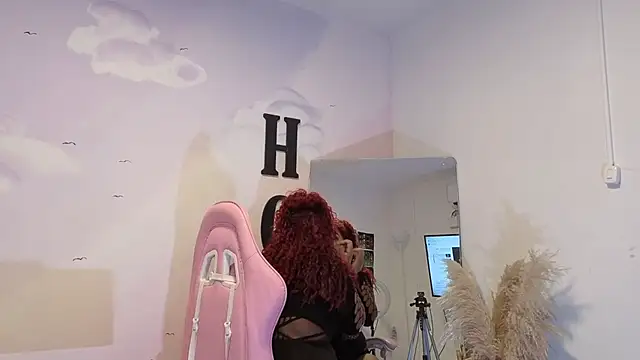 Catherine Smith  online show from September 27, 2025, 11:04 am