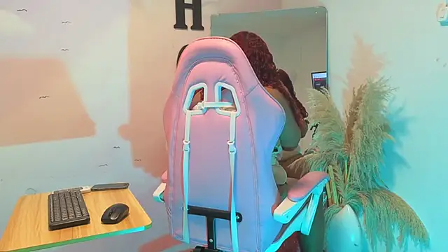 Catherine Smith  online show from September 30, 2025, 12:32 pm