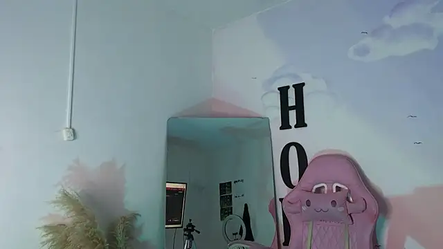 Catherine Smith  online show from October 21, 2025, 12:17 pm