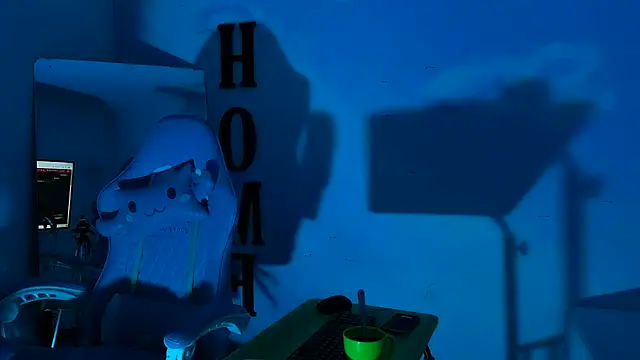 Catherine Smith  online show from October 23, 2025, 12:04 pm