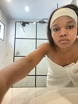 Snapshot of BaddestAss22 chatting on September 28, 2025, 9:03 am BaddestAss22 online show from September 28, 2025, 9:03 am