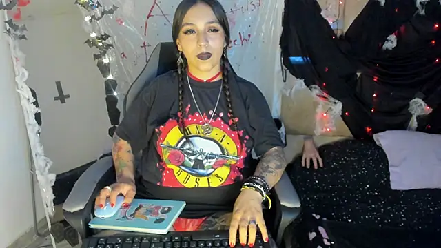 JulianaCarter online show from October 20, 2025, 7:14 pm