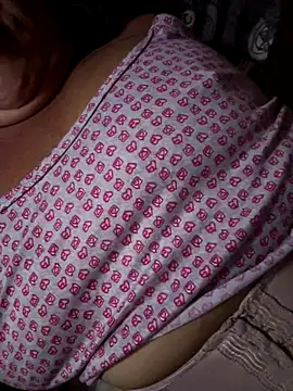 Snapshot of MaluLemos chatting on October 29, 2025, 4:20 pm MaluLemos online show from October 29, 2025, 4:20 pm