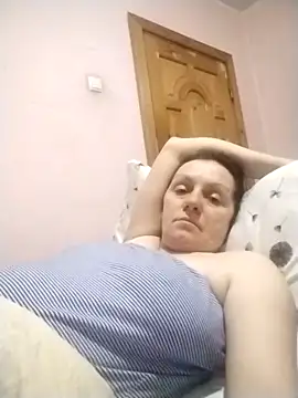 KimmyAghora online show from December 15, 2025, 6:34 pm