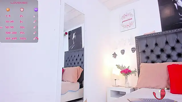 ScarlettVell online show from October 25, 2025, 7:19 pm