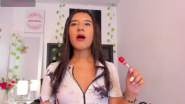 ScarlettVell online show from January 18, 2026, 7:28 pm