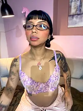 ZoeRaven Pink online show from October 5, 2025, 10:29 pm