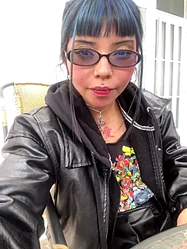 ZoeRaven Pink online show from November 5, 2025, 5:02 pm