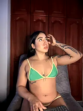 Snapshot of KaditaNavarro chatting on September 13, 2025, 9:58 pm KaditaNavarro online show from September 13, 2025, 9:58 pm