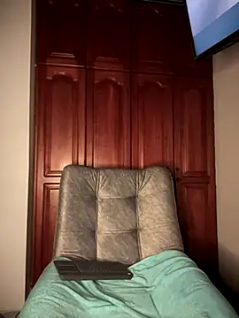 Snapshot of KaditaNavarro chatting on November 1, 2025, 1:18 am KaditaNavarro online show from November 1, 2025, 1:18 am