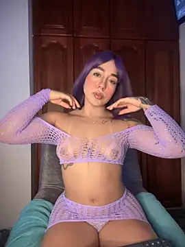 Snapshot of KaditaNavarro chatting on November 1, 2025, 5:59 pm KaditaNavarro online show from November 1, 2025, 5:59 pm