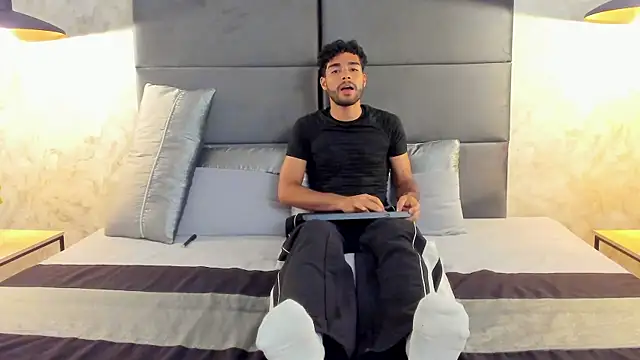 RaphaelDufort online show from September 26, 2025, 11:53 pm