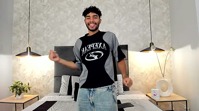 RaphaelDufort online show from November 17, 2025, 11:21 pm