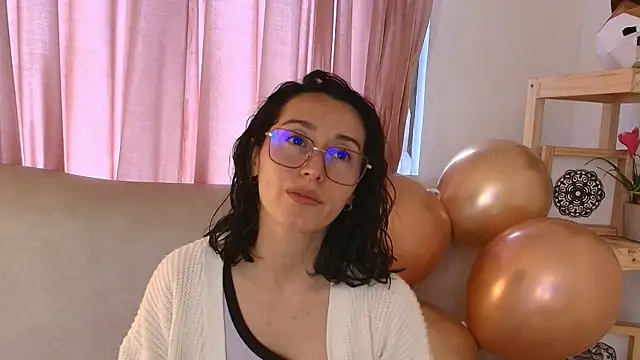 Snapshot of Ginevra_esposito chatting on April 21, 2026, 12:44 pm Ginevra esposito online show from April 21, 2026, 12:44 pm