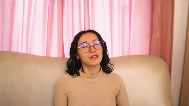 Snapshot of Ginevra_esposito chatting on May 22, 2026, 1:17 pm Ginevra esposito online show from May 22, 2026, 1:17 pm