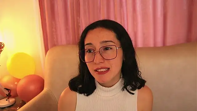 Snapshot of Ginevra_esposito chatting on May 27, 2026, 2:14 pm Ginevra esposito online show from May 27, 2026, 2:14 pm