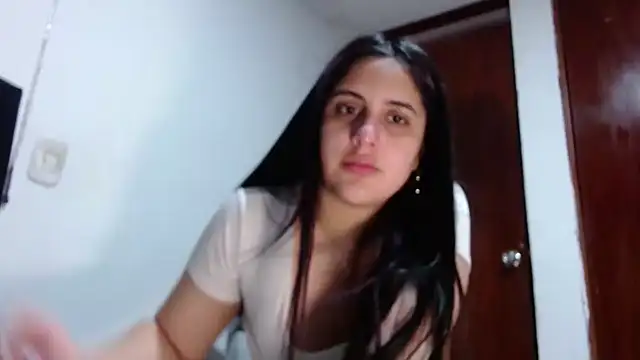 Snapshot of Electraweb_09 chatting on October 15, 2025, 6:41 pm Electraweb 09 online show from October 15, 2025, 6:41 pm