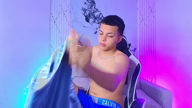 ThiagoCollin online show from September 10, 2025, 9:48 pm
