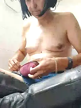 Snapshot of Emily_de_Carla chatting on September 23, 2025, 4:32 pm Emily de Carla online show from September 23, 2025, 4:32 pm