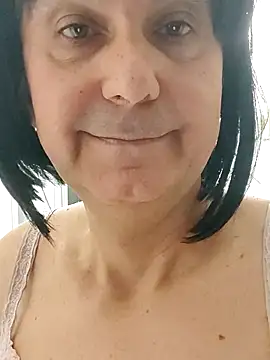 Snapshot of Emily_de_Carla chatting on October 6, 2025, 6:44 am Emily de Carla online show from October 6, 2025, 6:44 am