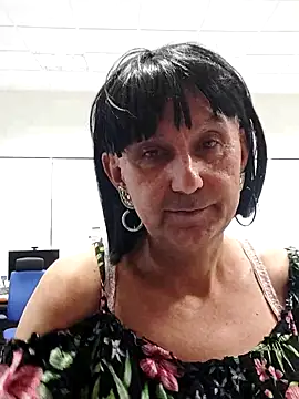 Snapshot of Emily_de_Carla chatting on October 8, 2025, 3:31 pm Emily de Carla online show from October 8, 2025, 3:31 pm