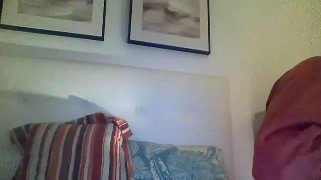 Snapshot of Emily_de_Carla chatting on October 31, 2025, 10:55 pm Emily de Carla online show from October 31, 2025, 10:55 pm