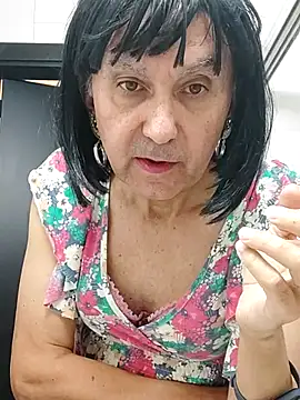 Snapshot of Emily_de_Carla chatting on November 5, 2025, 4:40 pm Emily de Carla online show from November 5, 2025, 4:40 pm