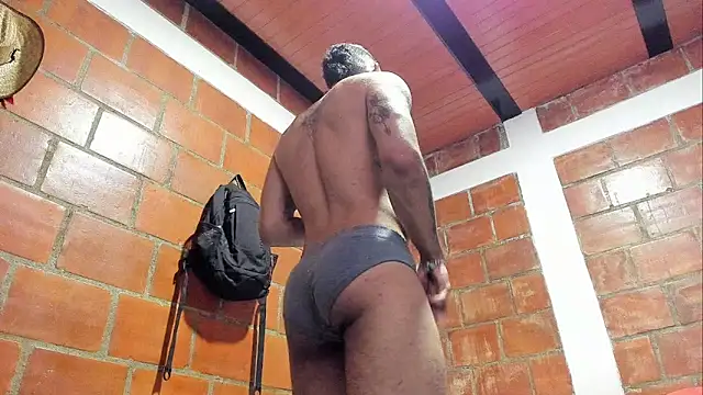 Snapshot of Luck_Andrew chatting on November 15, 2025, 5:42 pm Luck Andrew online show from November 15, 2025, 5:42 pm