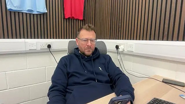 bilf1978 online show from February 11, 2026, 7:24 am