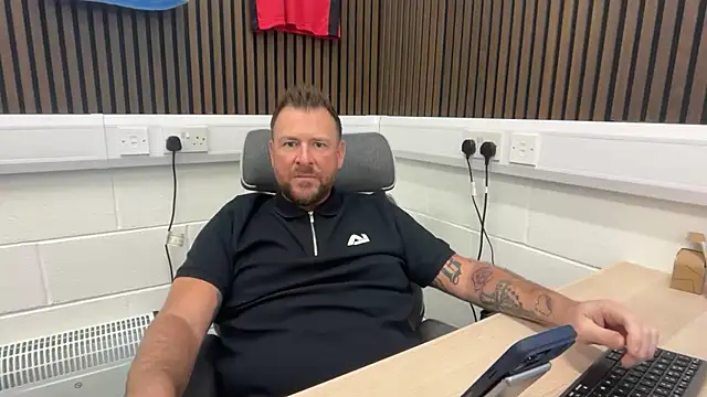 bilf1978 online show from February 25, 2026, 7:40 am