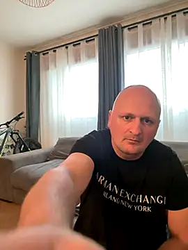 Snapshot of Attila120 chatting on November 4, 2025, 7:29 am Attila120 online show from November 4, 2025, 7:29 am