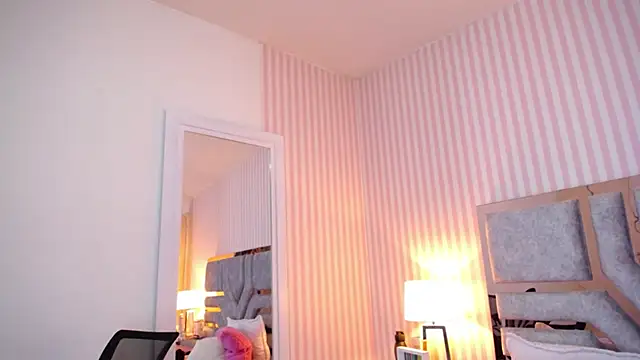 ViictoriaJones  online show from September 10, 2025, 12:27 pm