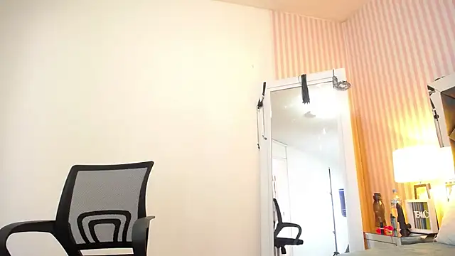 ViictoriaJones  online show from January 15, 2026, 12:21 pm