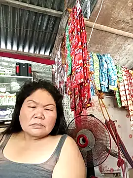 Snapshot of Mari_fvcks chatting on October 8, 2025, 4:21 am Mari fvcks online show from October 8, 2025, 4:21 am