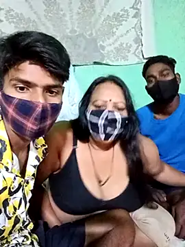 LoveOnStream online show from November 26, 2025, 7:20 am