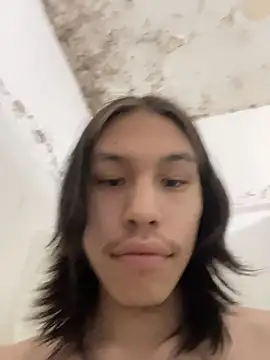 heytherepeoples717 online show from October 29, 2025, 3:31 am