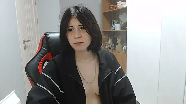 Snapshot of TinaQuiin chatting on September 29, 2025, 8:08 am TinaQuiin online show from September 29, 2025, 8:08 am