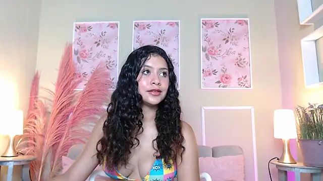 CurlyDani online show from October 6, 2025, 7:00 pm