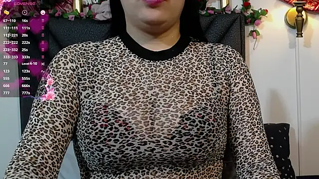 IndraKaur  online show from September 25, 2025, 12:53 pm