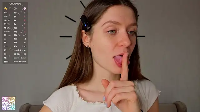 MinaMancilla online show from September 25, 2025, 4:27 am