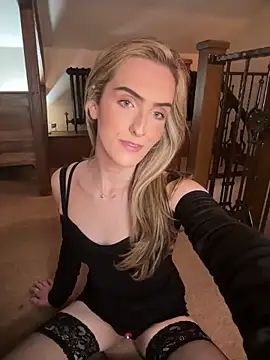 Dorinda 23X online show from November 11, 2025, 1:33 pm