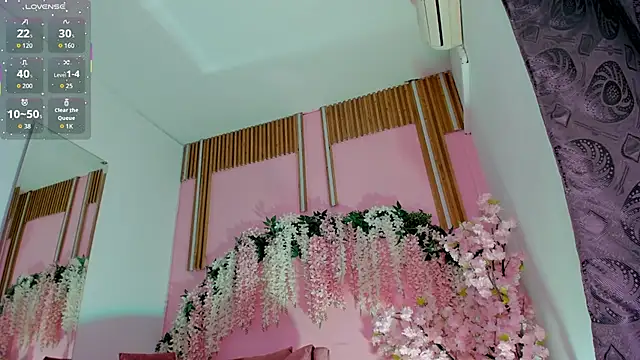 ThiccyLexxy online show from December 1, 2025, 12:43 pm