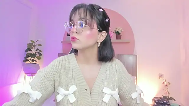 Clara Luu online show from April 12, 2026, 3:00 am