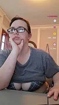 queenpeaches121 online show from April 2, 2026, 11:30 am