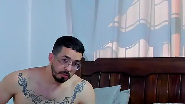 Hunter Hoott online show from September 26, 2025, 1:48 pm