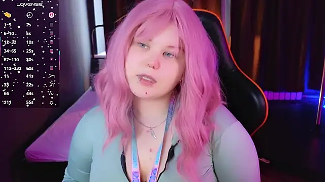 fillisfox  online show from February 10, 2026, 11:14 am