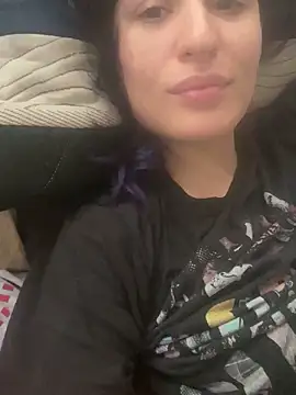 kendrafarq online show from April 20, 2026, 7:04 pm