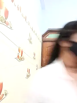 Hot-Soniya733 online show from February 11, 2026, 12:32 pm