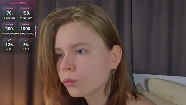 JulietteRain online show from November 28, 2025, 5:26 pm